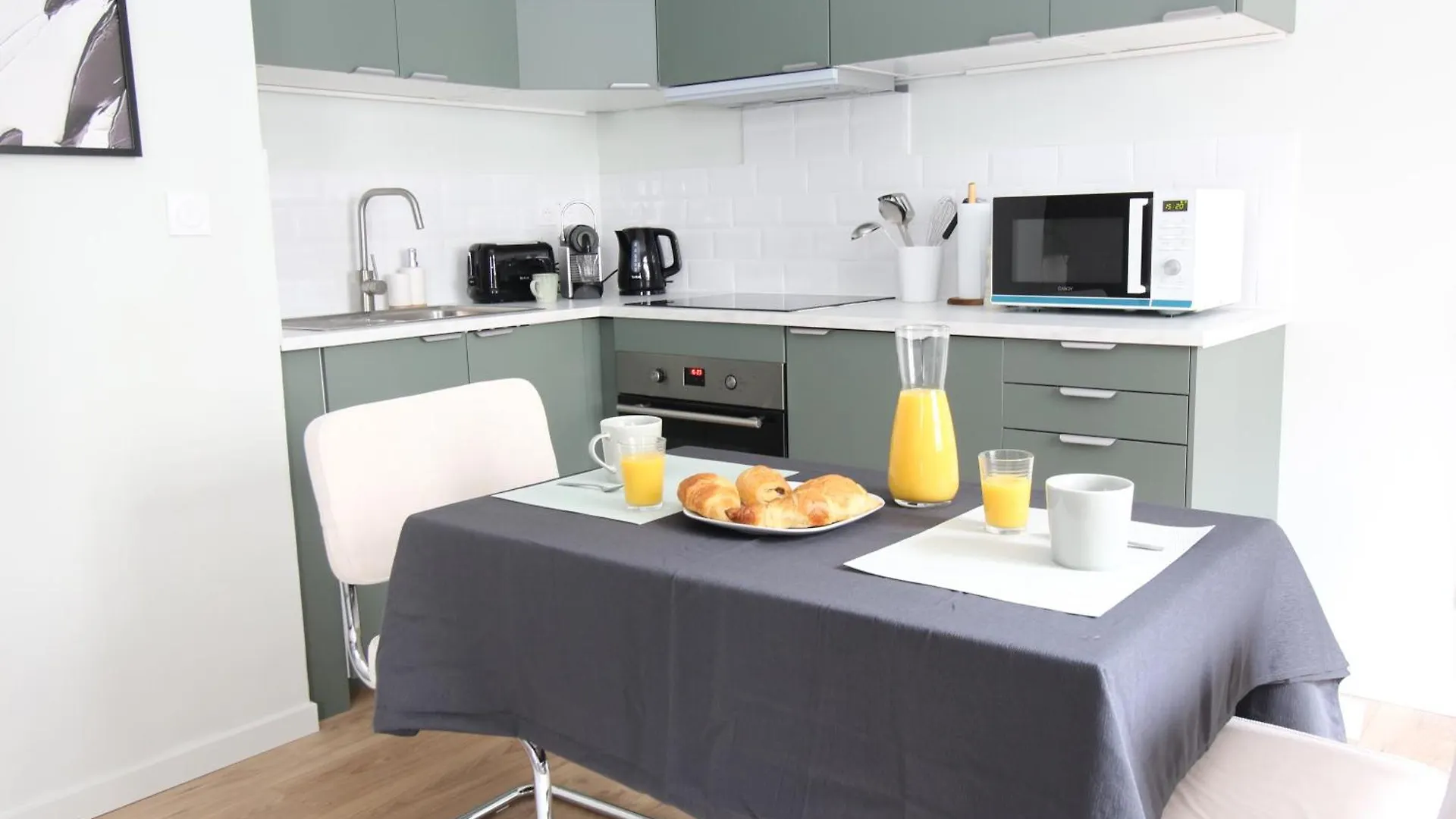 Le Mistral - Calme Et Climatise - Hypercentre - Terrasse - Wifi Apartment Avignon